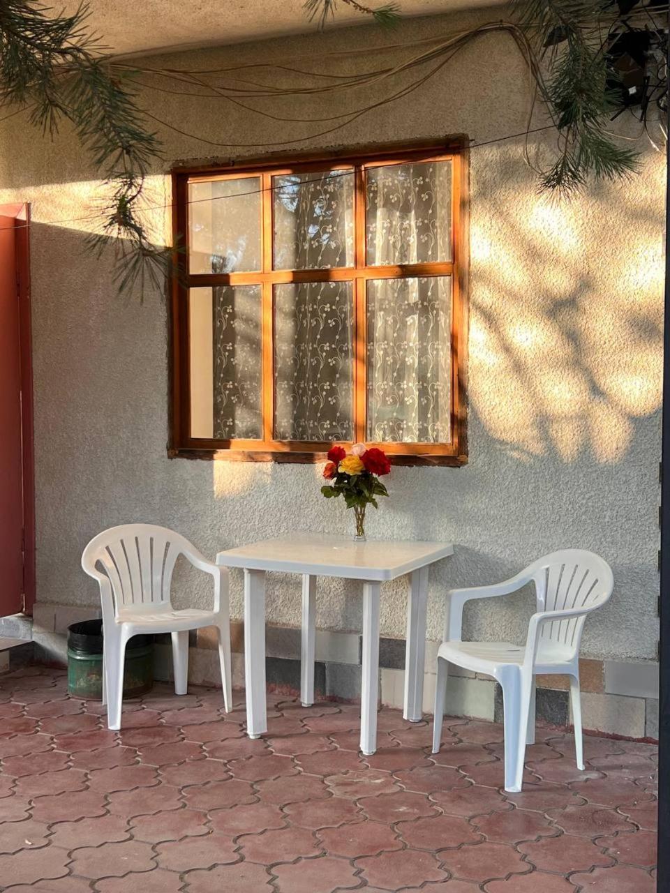 Podsolnukhi Guest House Tscholponata Exterior foto